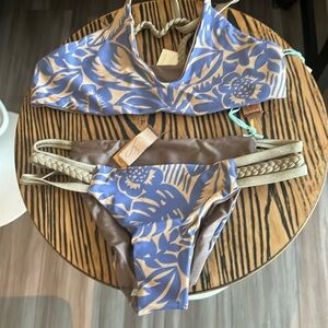 Seea size small reversible bikini top and bottom. New